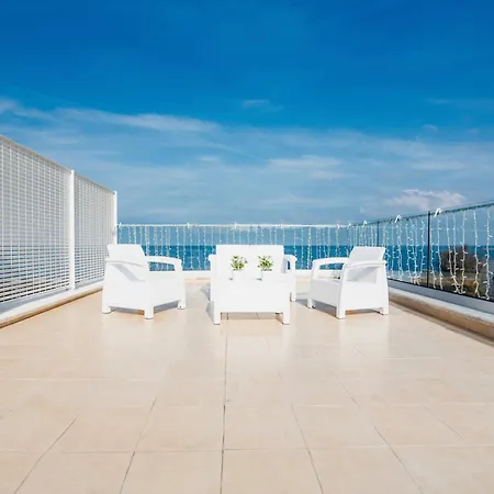 Amare Luxury And Vista Mare Apartment